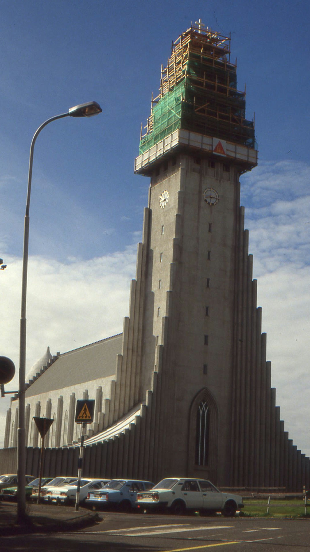 Hallgrímskirkja in Reykjavík, under construction in 1988